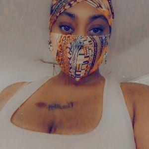 Meet your Posher, Sandy